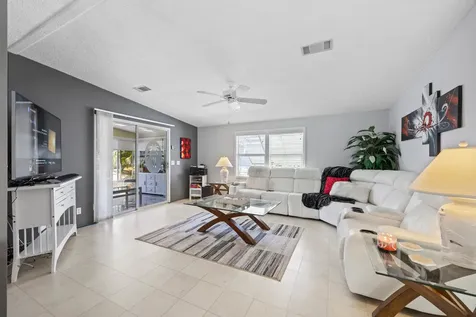 6519 Nw 32nd Avenue Coconut Creek FL 33073