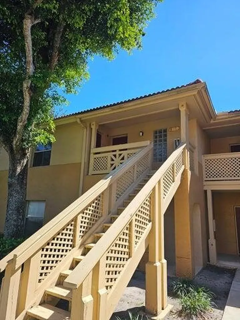 4815 Via Palm Lakes West Palm Beach FL 33417