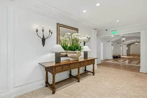 150 Bradley Place Palm Beach FL 33480