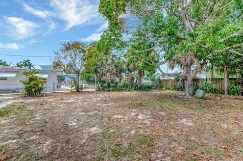 381 Sw 2nd Street Boca Raton FL 33432