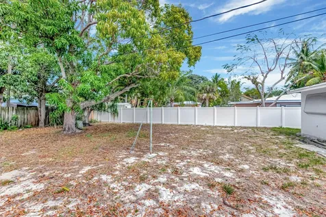 381 Sw 2nd Street Boca Raton FL 33432