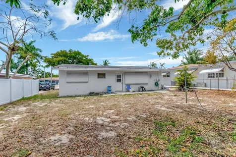 381 Sw 2nd Street Boca Raton FL 33432