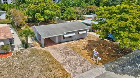 381 Sw 2nd Street Boca Raton FL 33432