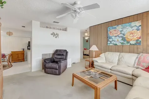 381 Sw 2nd Street Boca Raton FL 33432