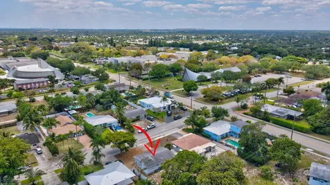 381 Sw 2nd Street Boca Raton FL 33432