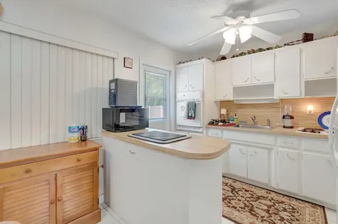 381 Sw 2nd Street Boca Raton FL 33432