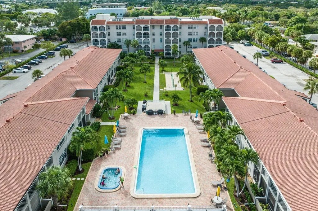 250 NE 20th Street Boca Raton FL 33431