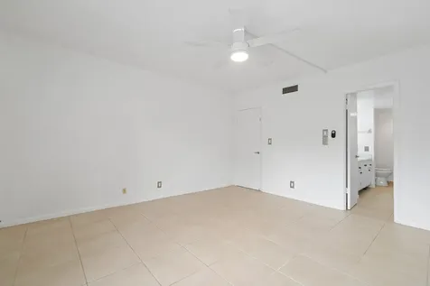 250 NE 20th Street Boca Raton FL 33431