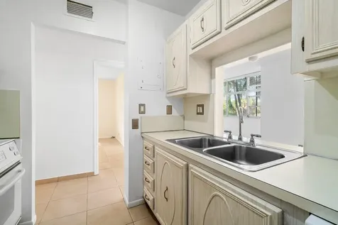 250 NE 20th Street Boca Raton FL 33431