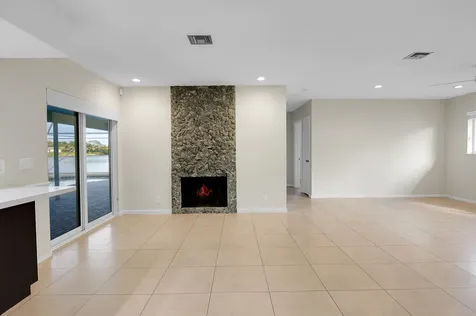 920 Sw 11th Terrace Boca Raton FL 33486