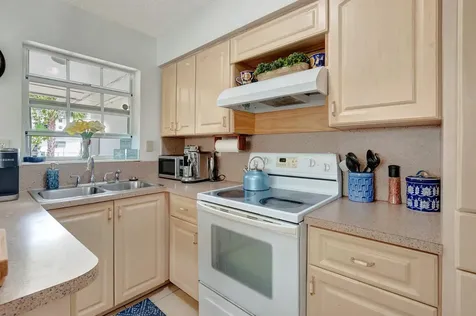 391 Sw 2nd Street Boca Raton FL 33432