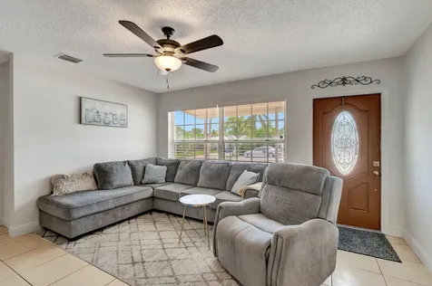 391 Sw 2nd Street Boca Raton FL 33432