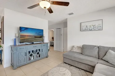 391 Sw 2nd Street Boca Raton FL 33432
