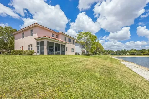 694 Cresta Circle West Palm Beach FL 33413
