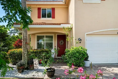 4725 Foxtail Palm Court Greenacres FL 33463