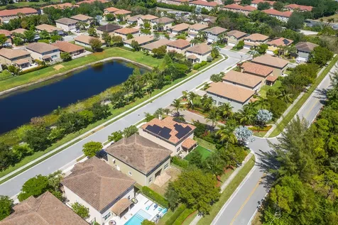 4725 Foxtail Palm Court Greenacres FL 33463