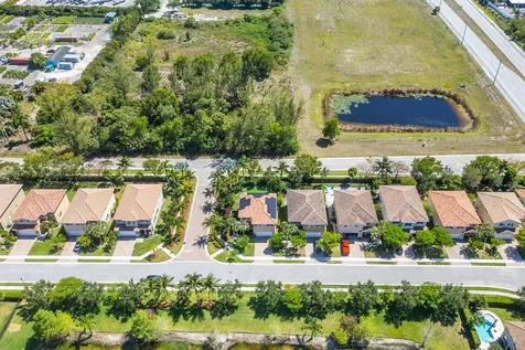 4725 Foxtail Palm Court Greenacres FL 33463