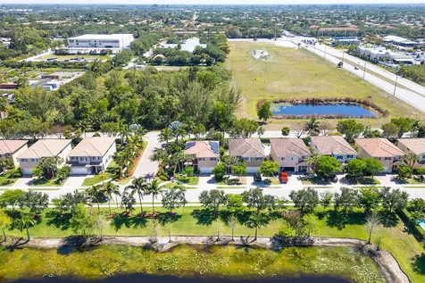 4725 Foxtail Palm Court Greenacres FL 33463