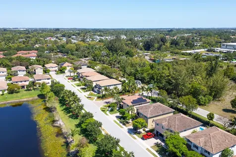 4725 Foxtail Palm Court Greenacres FL 33463