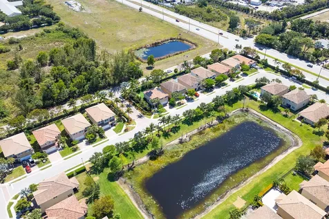 4725 Foxtail Palm Court Greenacres FL 33463