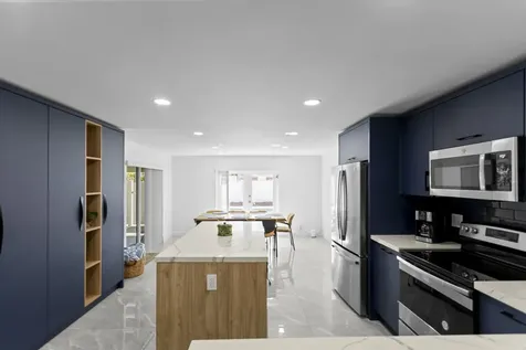 1640 Washinghton Street Hollywood FL 33020