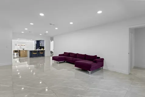 1640 Washinghton Street Hollywood FL 33020