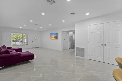 1640 Washinghton Street Hollywood FL 33020