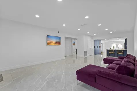 1640 Washinghton Street Hollywood FL 33020