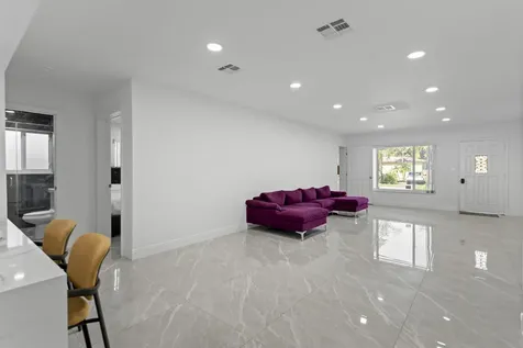 1640 Washinghton Street Hollywood FL 33020