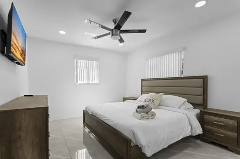 1640 Washinghton Street Hollywood FL 33020