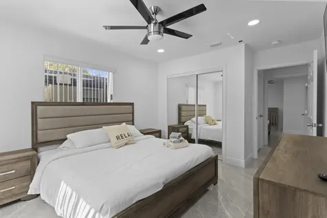 1640 Washinghton Street Hollywood FL 33020