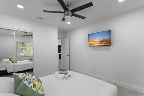 1640 Washinghton Street Hollywood FL 33020