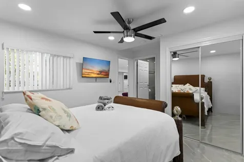 1640 Washinghton Street Hollywood FL 33020