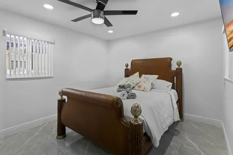 1640 Washinghton Street Hollywood FL 33020