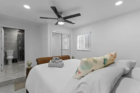 1640 Washinghton Street Hollywood FL 33020