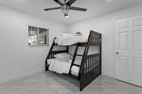 1640 Washinghton Street Hollywood FL 33020