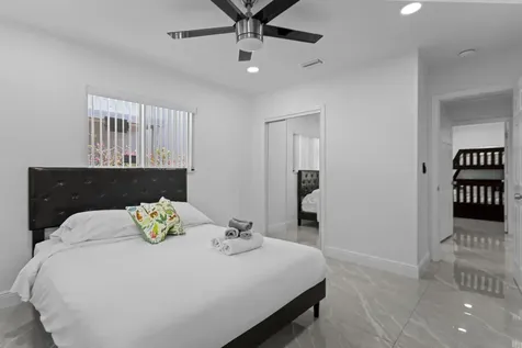 1640 Washinghton Street Hollywood FL 33020
