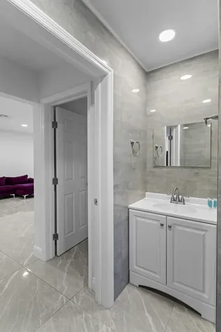 1640 Washinghton Street Hollywood FL 33020