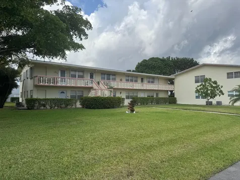 122 Easthampton F West Palm Beach FL 33417