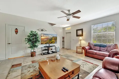 2061 Se Glen Ridge Drive Port Saint Lucie FL 34952