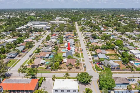 214 SW 3rd Street Boca Raton FL 33432