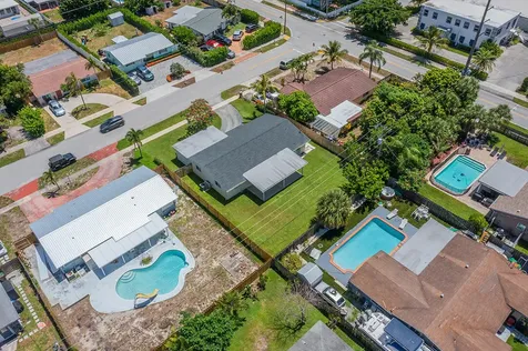 214 SW 3rd Street Boca Raton FL 33432
