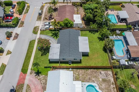 214 SW 3rd Street Boca Raton FL 33432
