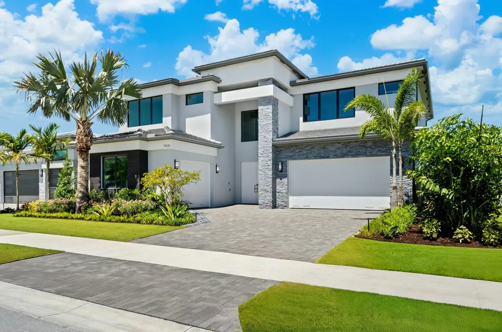 9435 Royal Woods Manor Boca Raton FL 33434