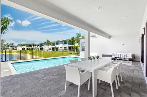 9435 Royal Woods Manor Boca Raton FL 33434