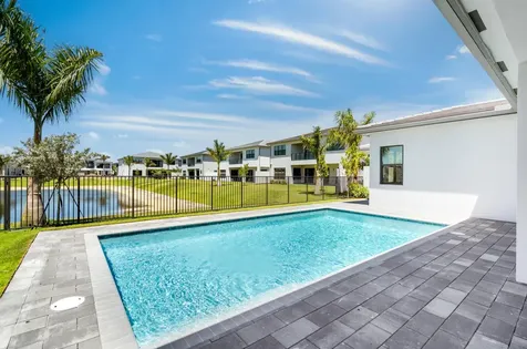 9435 Royal Woods Manor Boca Raton FL 33434