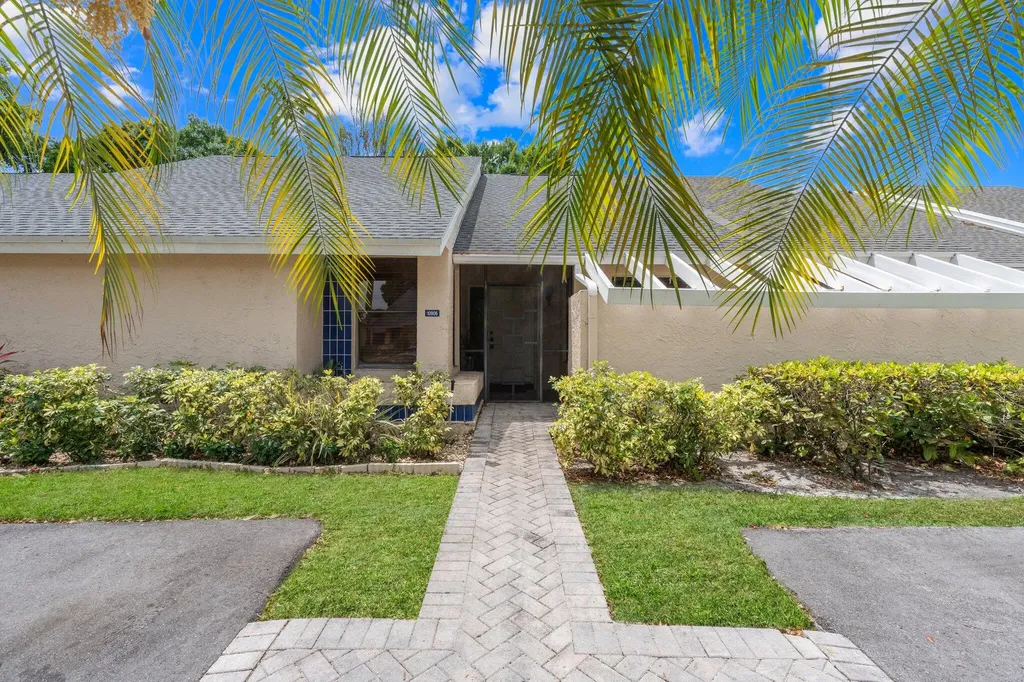 10906 Lake Front Place Boca Raton FL 33498