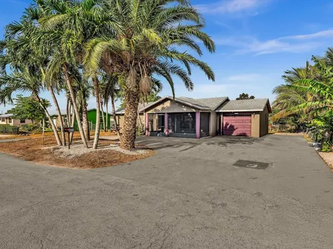 455 Janice Avenue South Bay FL 33493