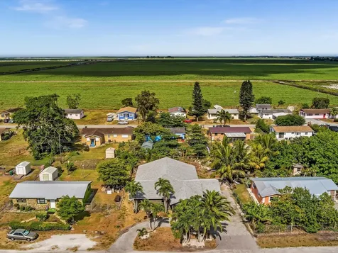 455 Janice Avenue South Bay FL 33493
