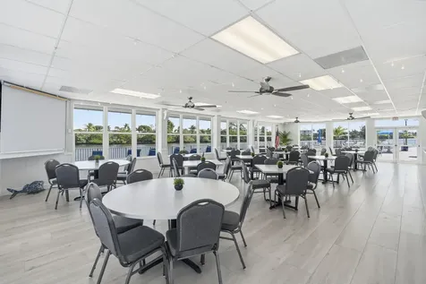 2570 S Federal Highway Boynton Beach FL 33435